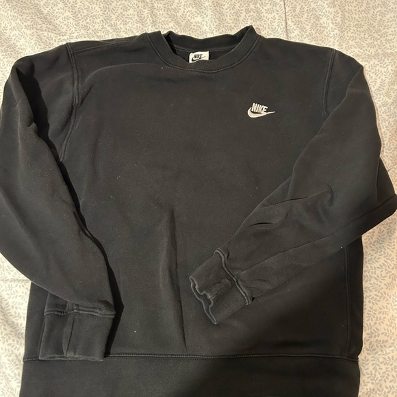 Nike Sweaters - nike crew neck